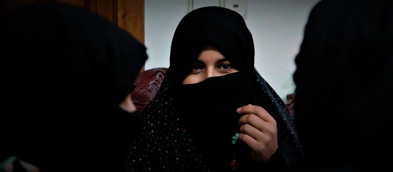 Άγρια δολοφονία στη Μόρια: Αφγανή έπεσε νεκρή από μαχαιριές ομοεθνούς της!